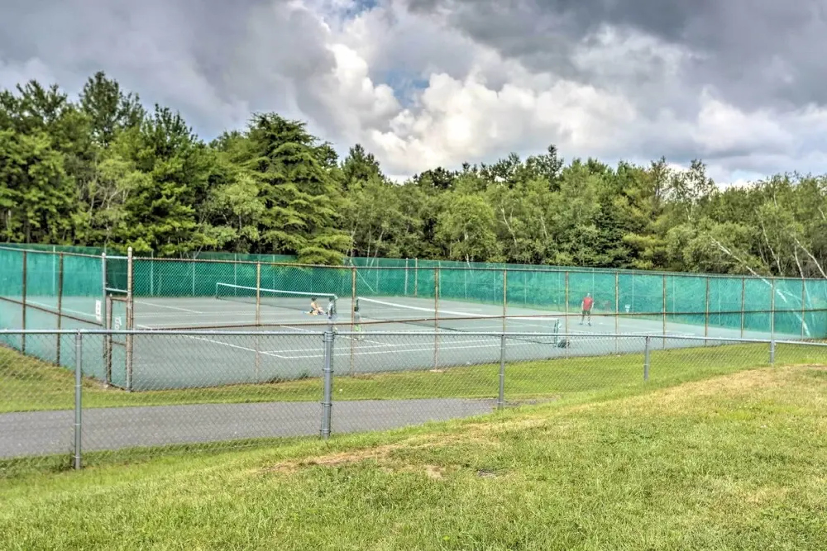 Fire Pit & Community Beach: Poconos Getaway!