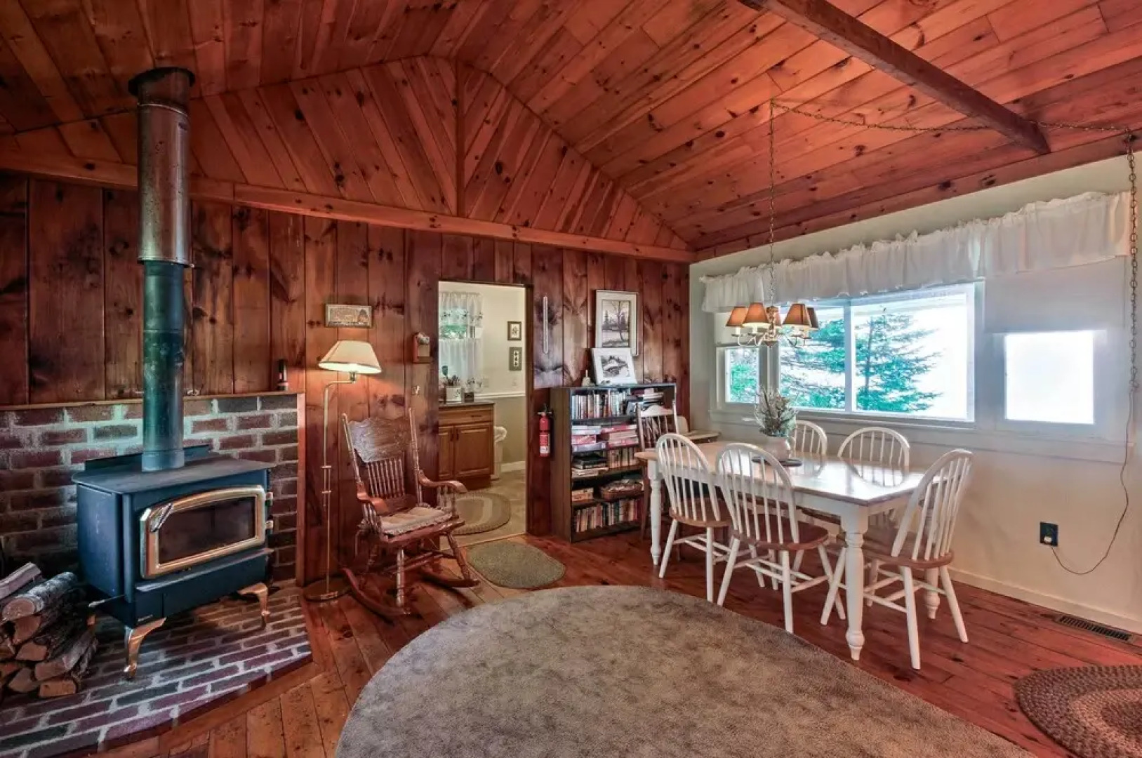 Bayfront Hancock Cottage w/ Beach Access & Views!