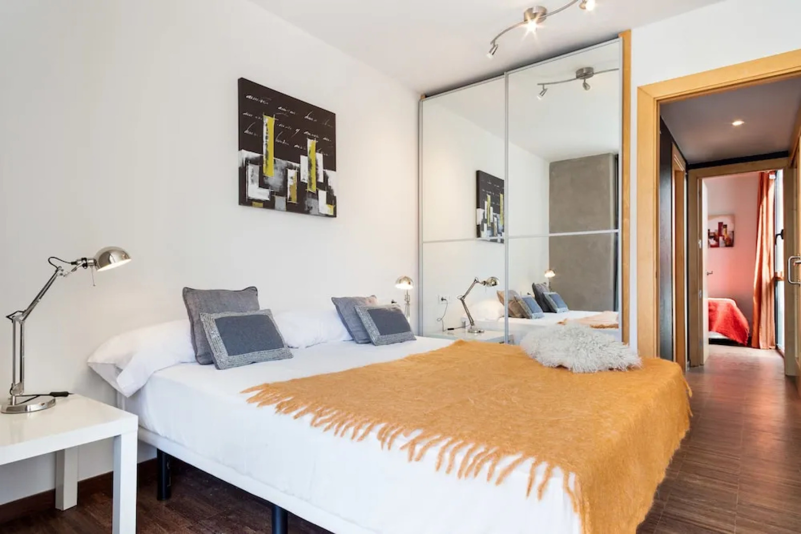 My Space Barcelona Executive Apartments Center