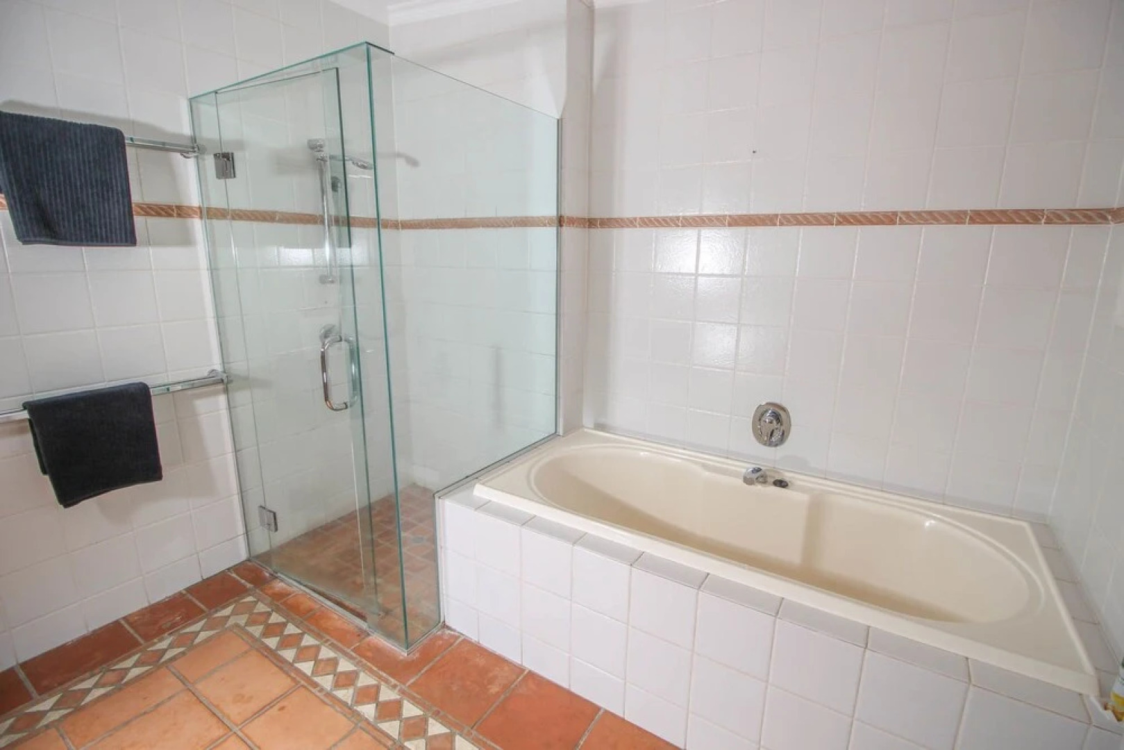 T E Peters Waterfront Holiday Home