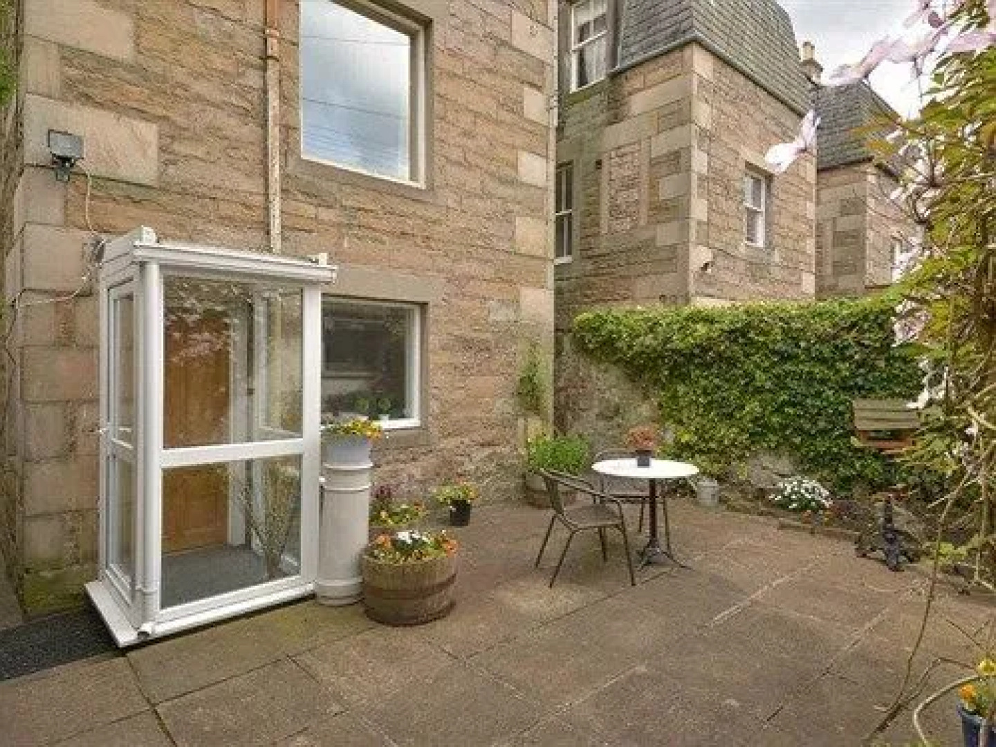 West End Twelve Holiday Apartment