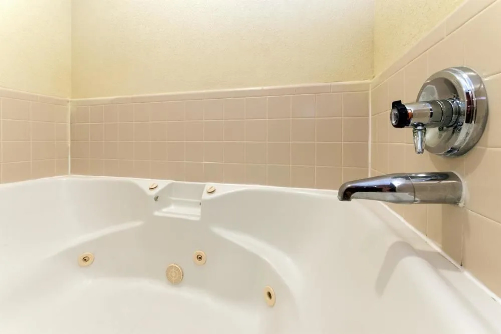 Baymont Inn & Suites Louisville South I 65