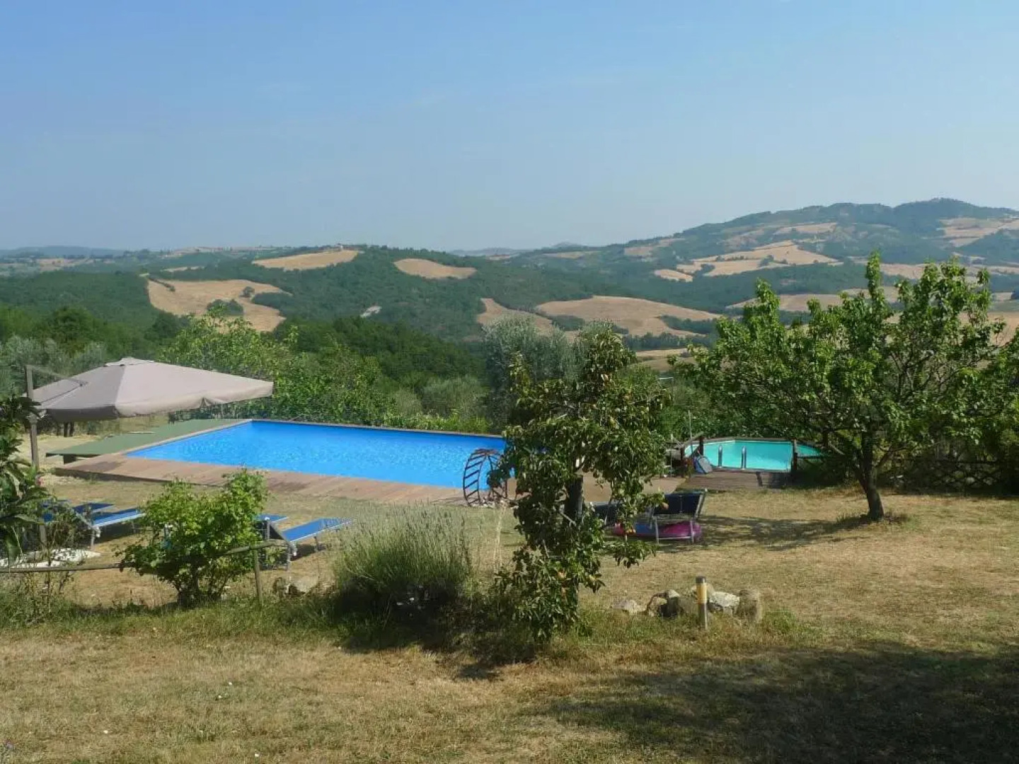 Villa with private swimming pool and garden in quiet area, panoramic views