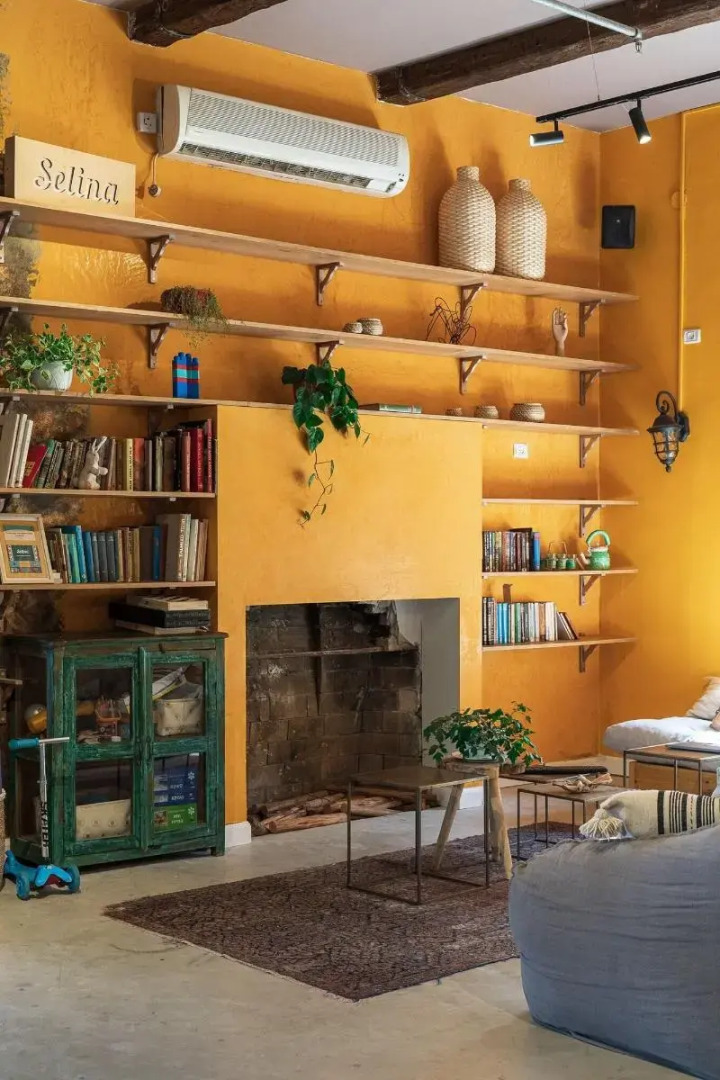 Mantur Jerusalem Mountains by Selina