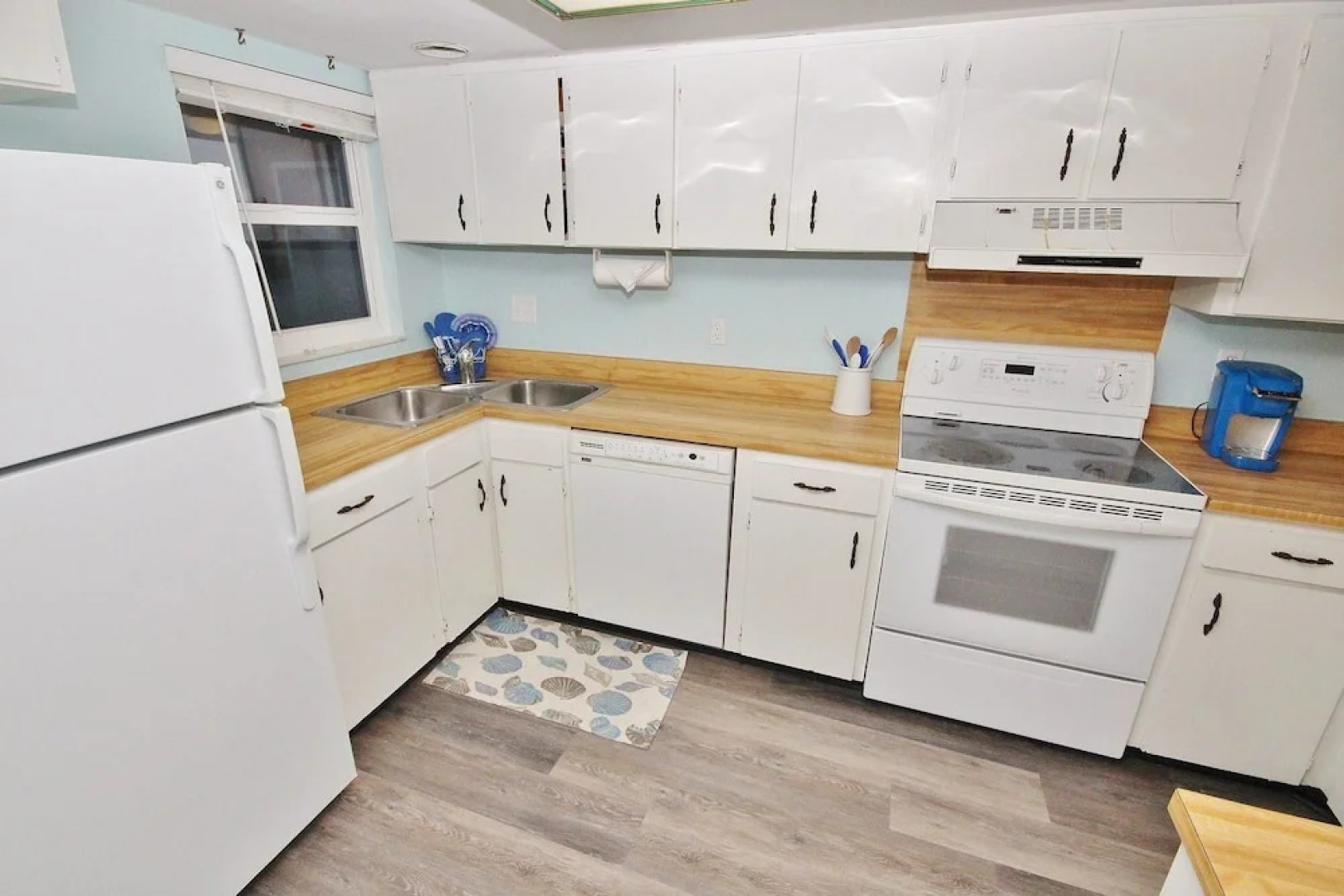 Daytona White Surf 405 Apartment 2