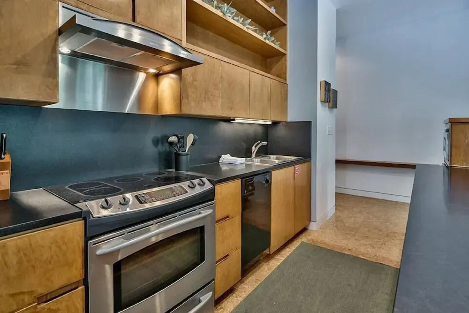 The White House of Watercolor 4 Bedroom Holiday Home by Five Star Properties