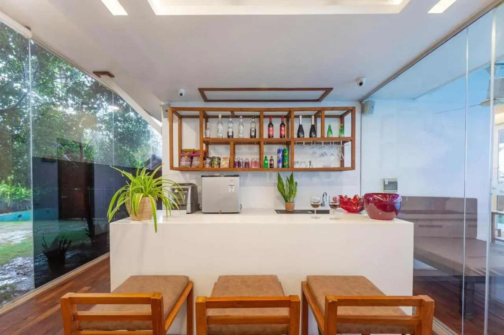 Rain Dance HouseBoat