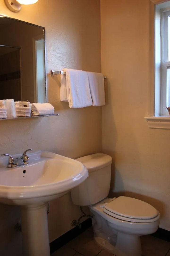 Lava Spa Motel & RV Park