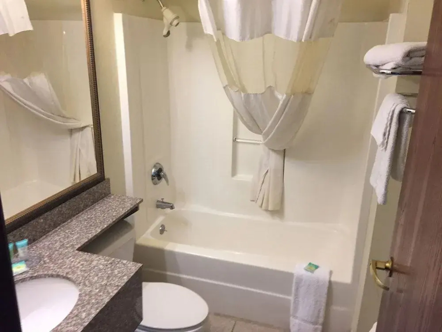 Bridgepointe Inn & Suites