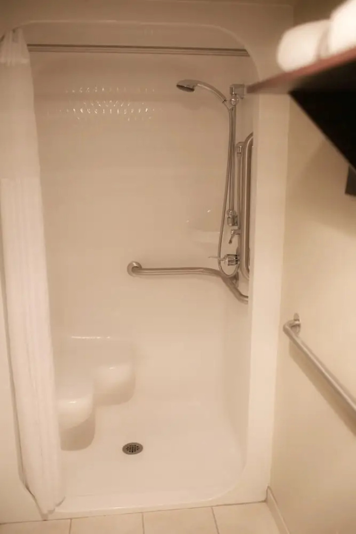 Seaport Inn and Suites