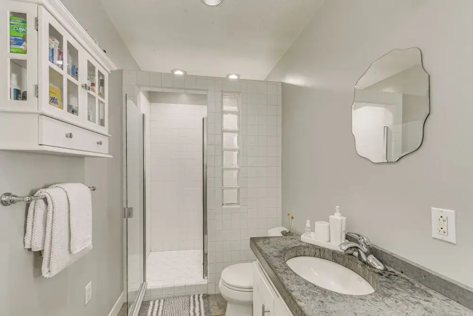 1 Mi to Black Sands Beach: Dreamy Coastal Cottage