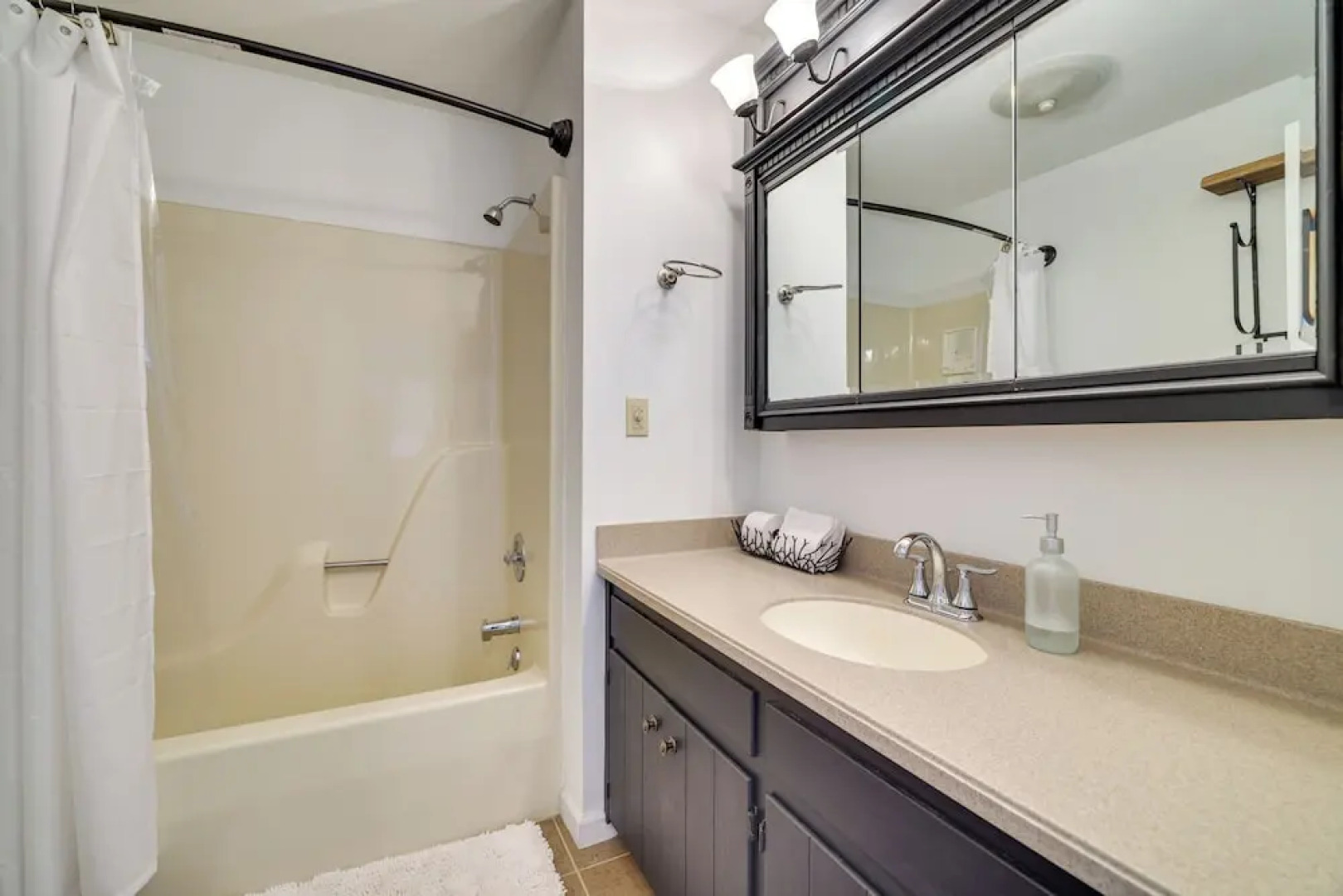 Lake Harmony Home Near Big Boulder!