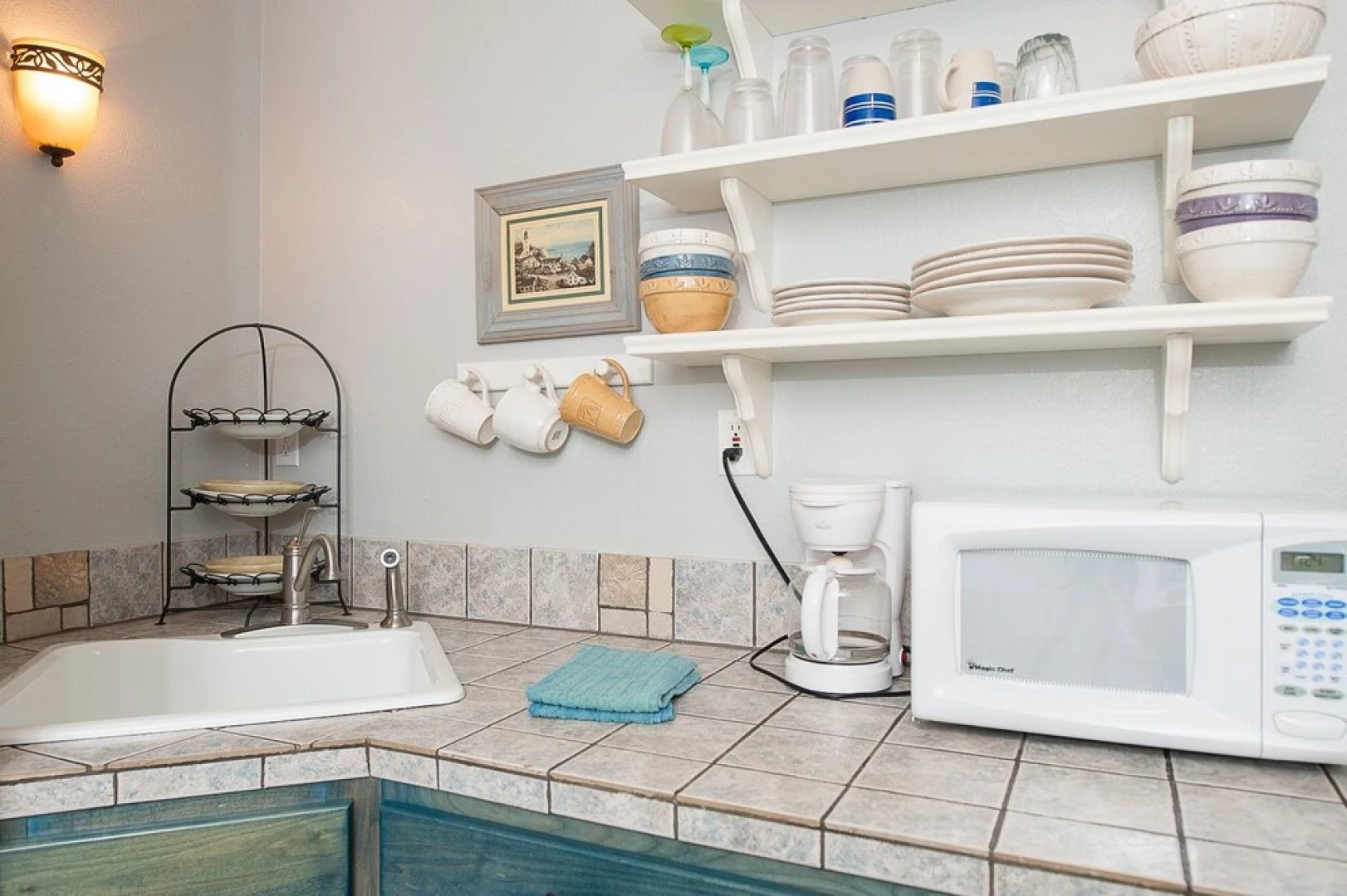 Breeze 1 Br cottage by RedAwning