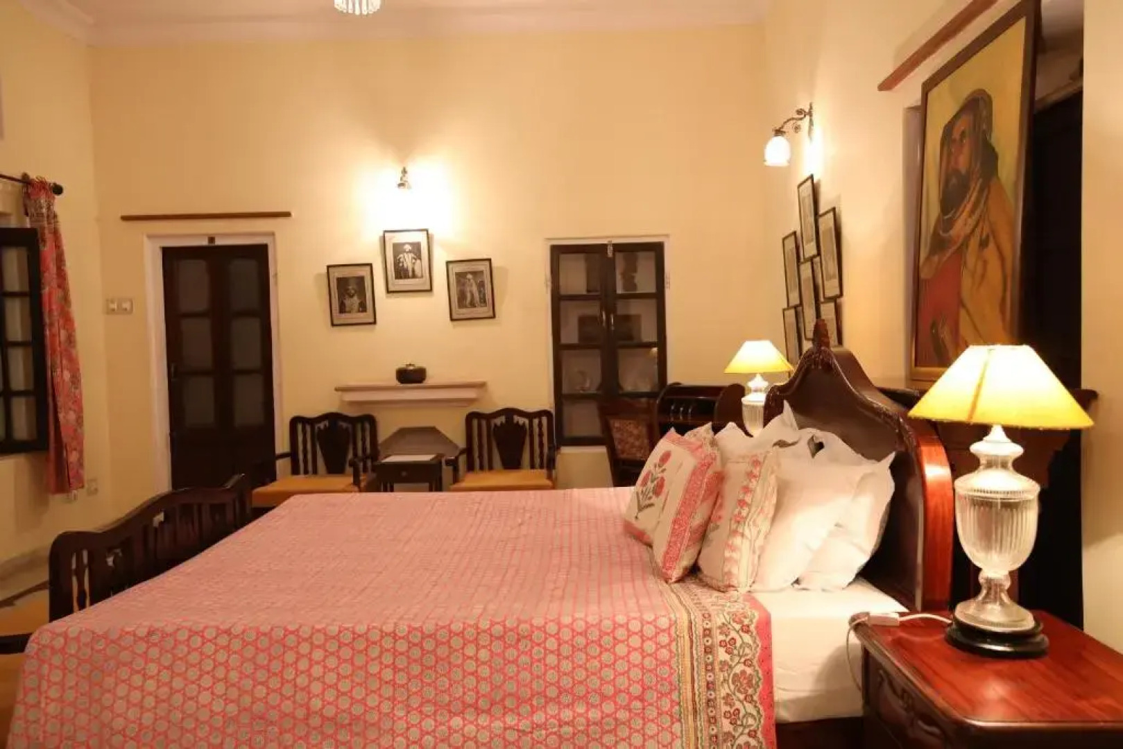 Roop Niwas Kothi, Near Mandawa