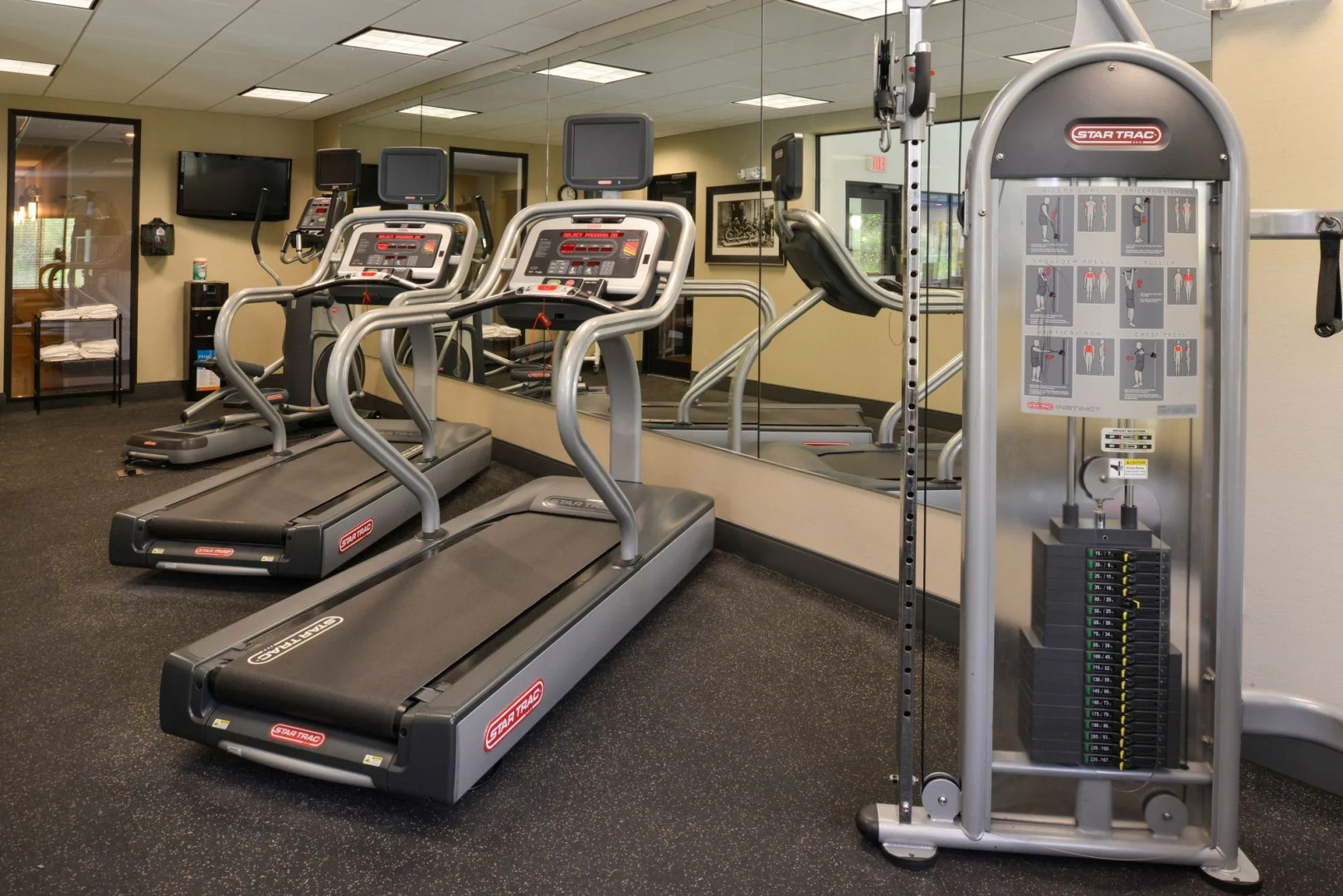 Holiday Inn Express & Suites Wheeling by IHG