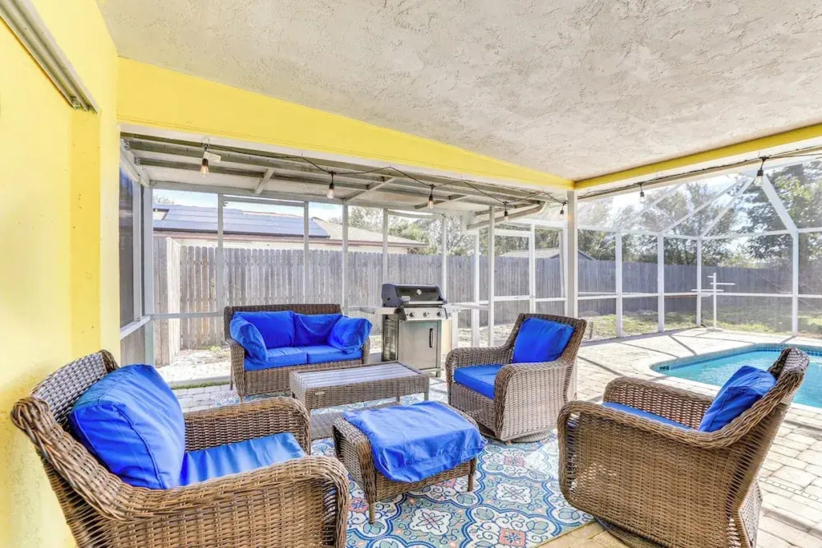 Sarasota Home w/ Heated Pool: 3 Mi to Airport!
