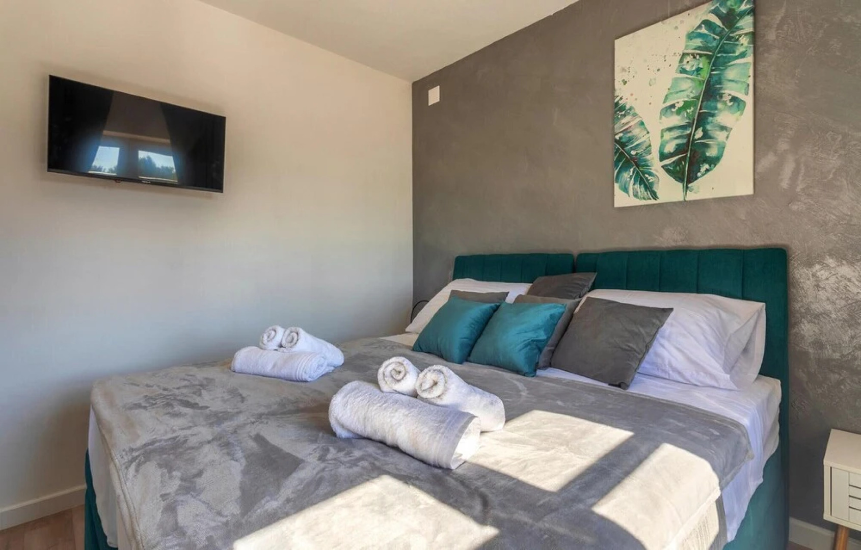 Awesome Apartment in Sali with Hot Tub, WiFi & 2 Bedrooms