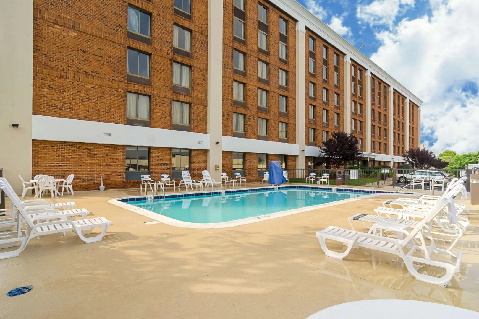 Holiday Inn Hotel and Suites Richmond West End by IHG