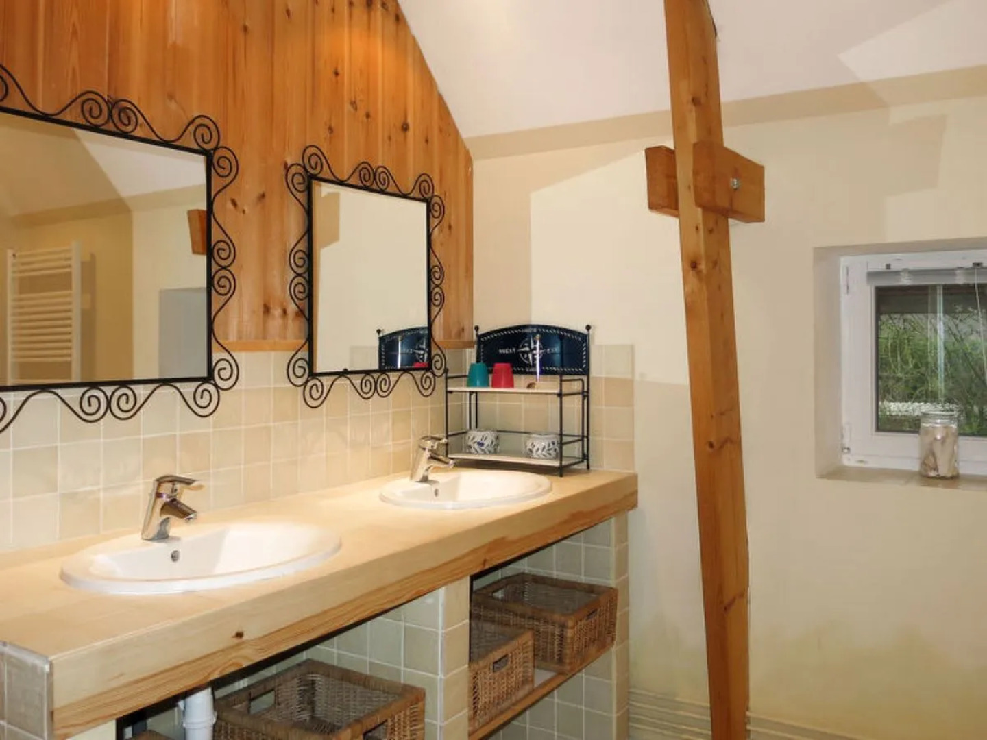 GiTE DE LEPINE (CBP600)