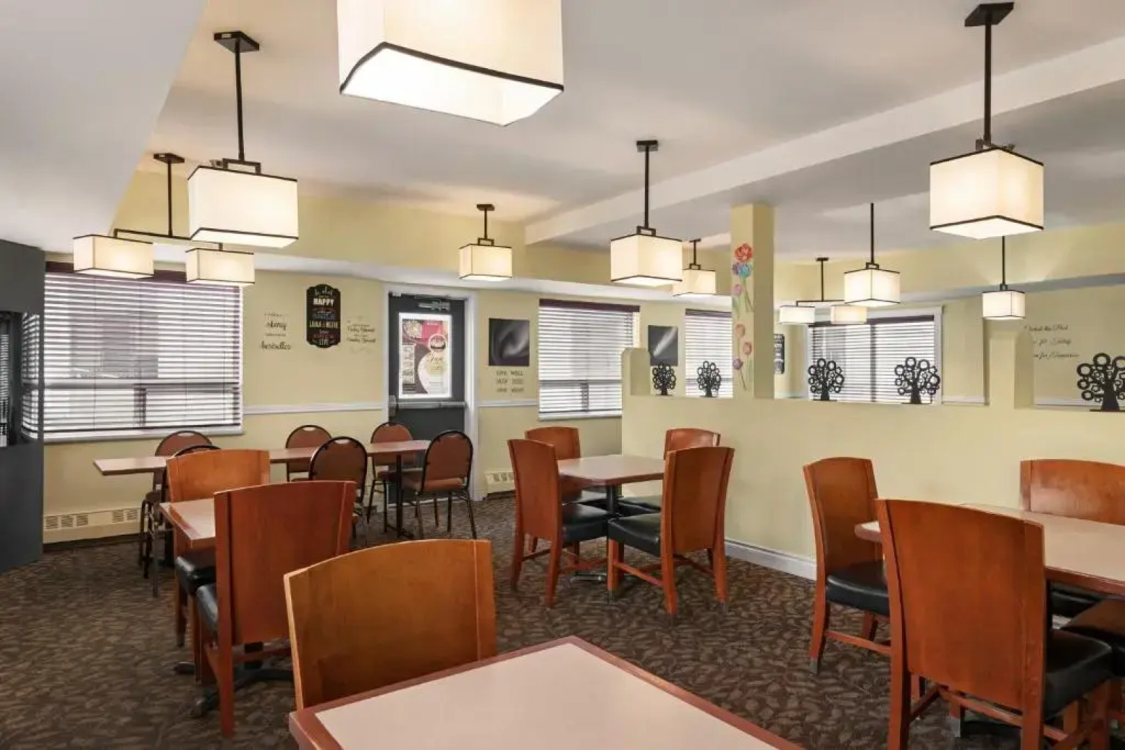 Days Inn & Suites Yellowknife