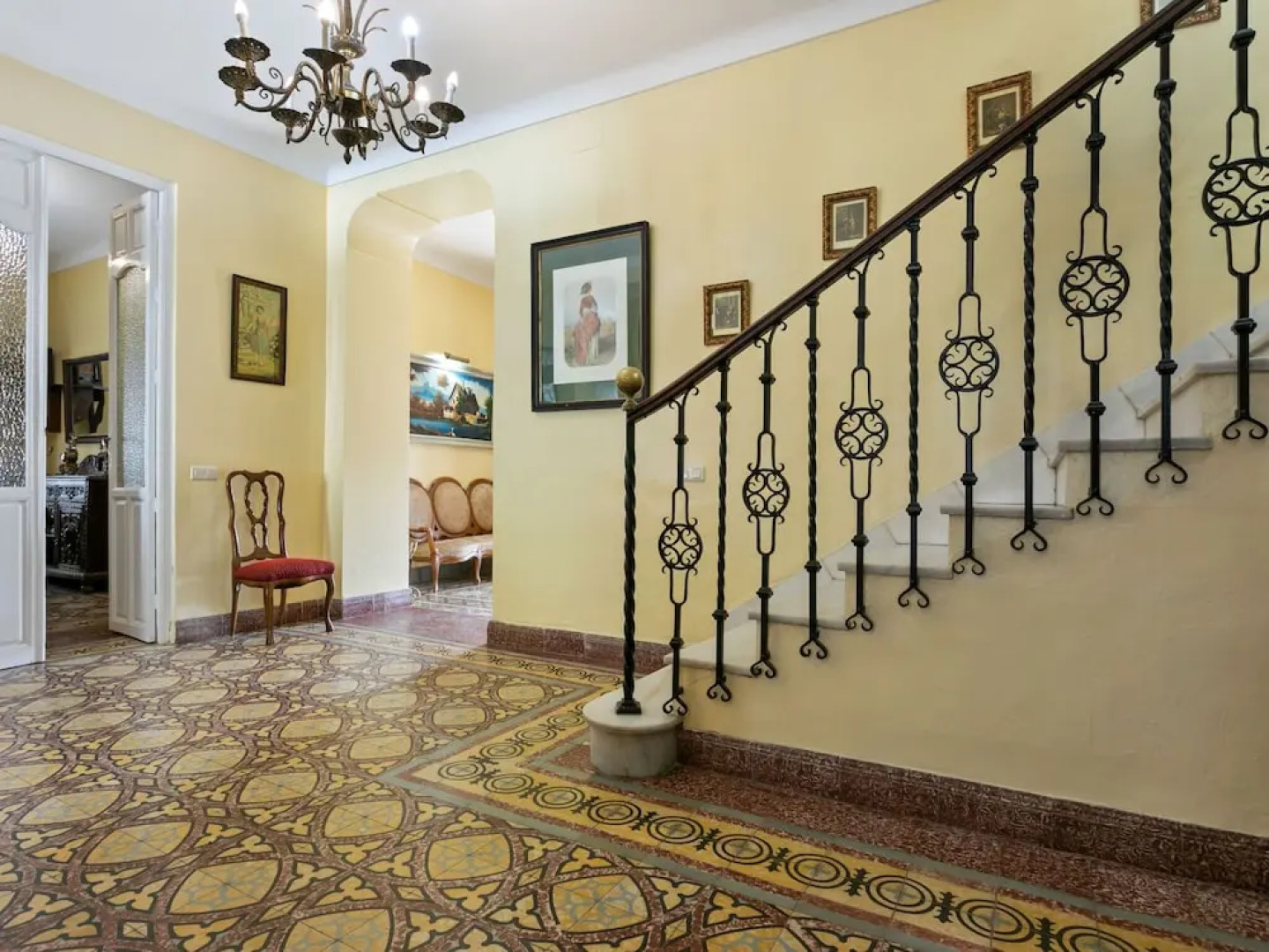 Luxurious Villa in Fuente de Piedra With Swimming Pool