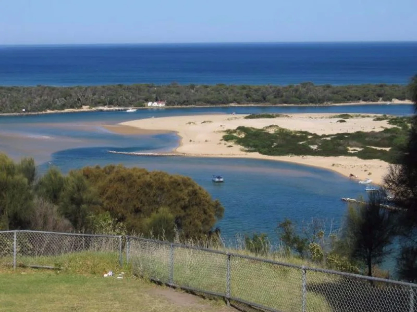 Lakes Jakaranda Holiday Units