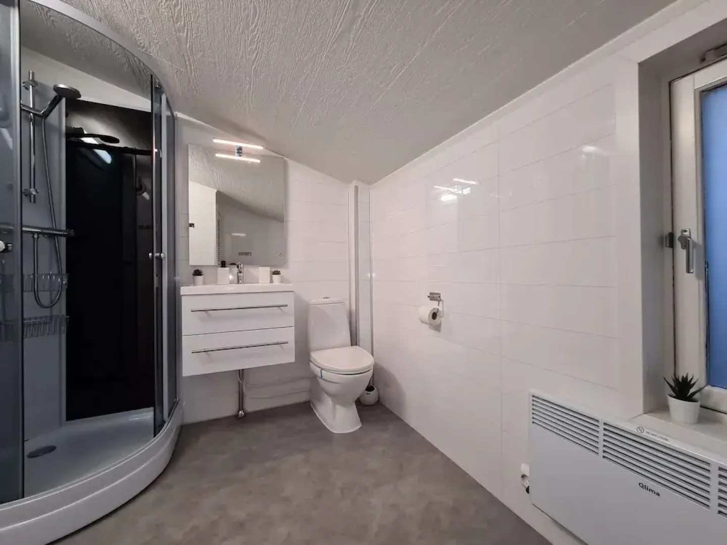 Lovely 3-bedroom Apartment Near City Center