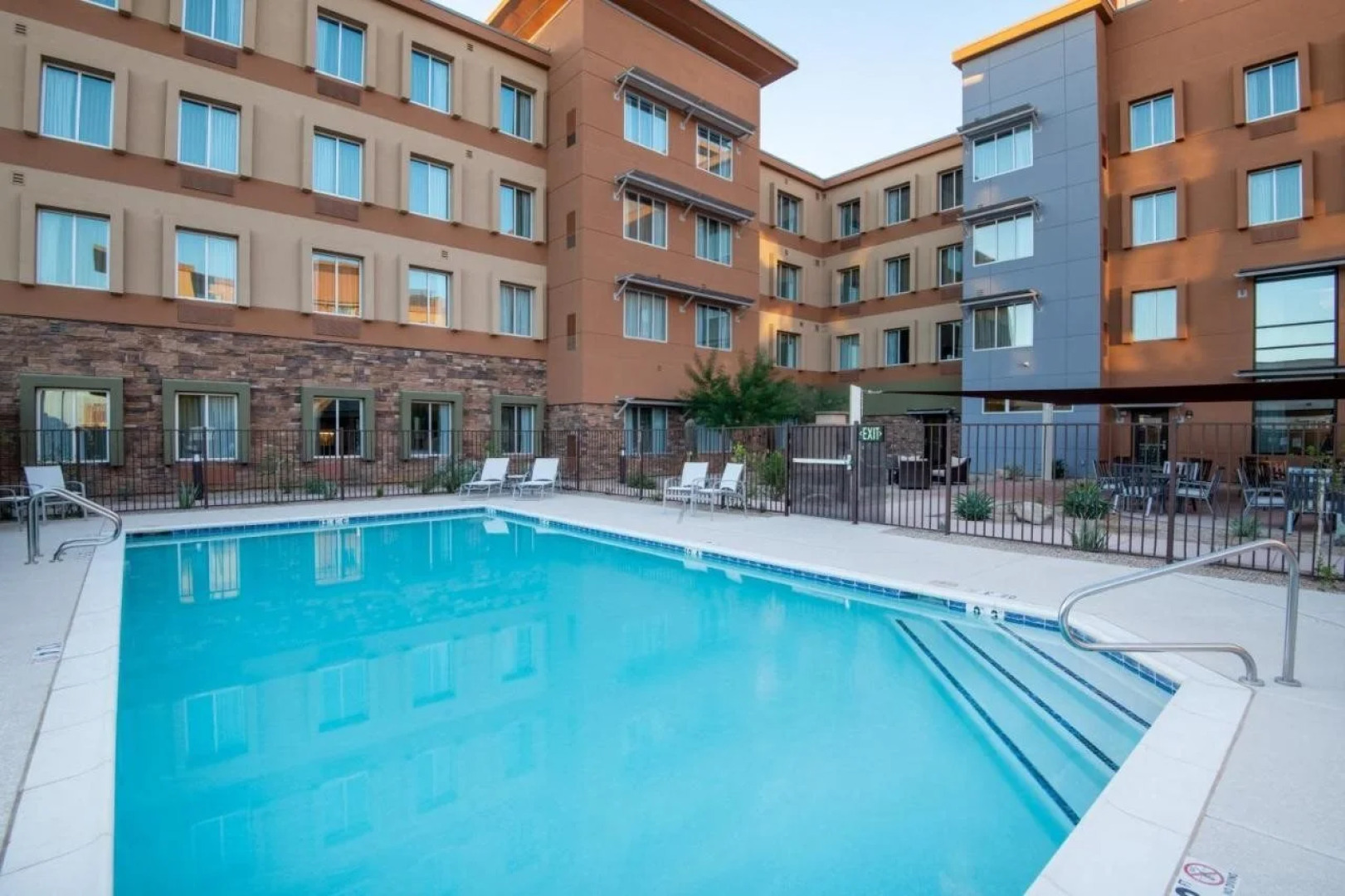 Staybridge Suites Scottsdale - Talking Stick by IHG