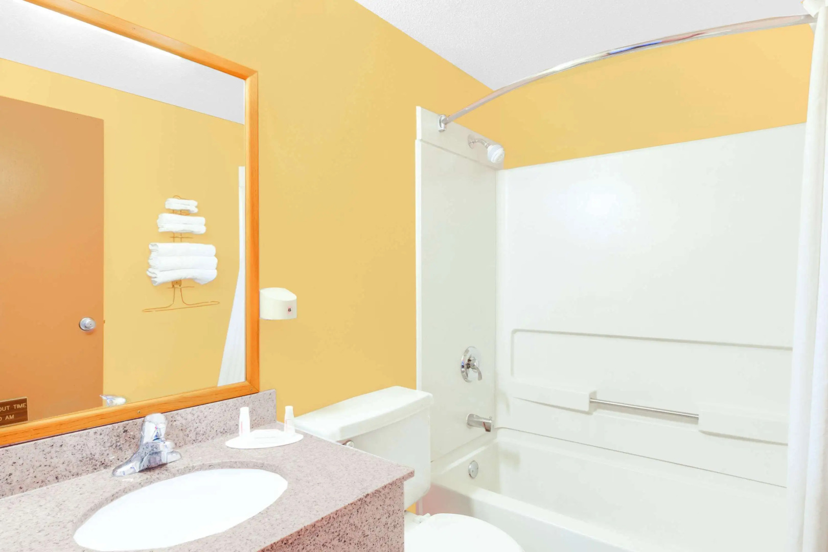 Super 8 by Wyndham Mitchell