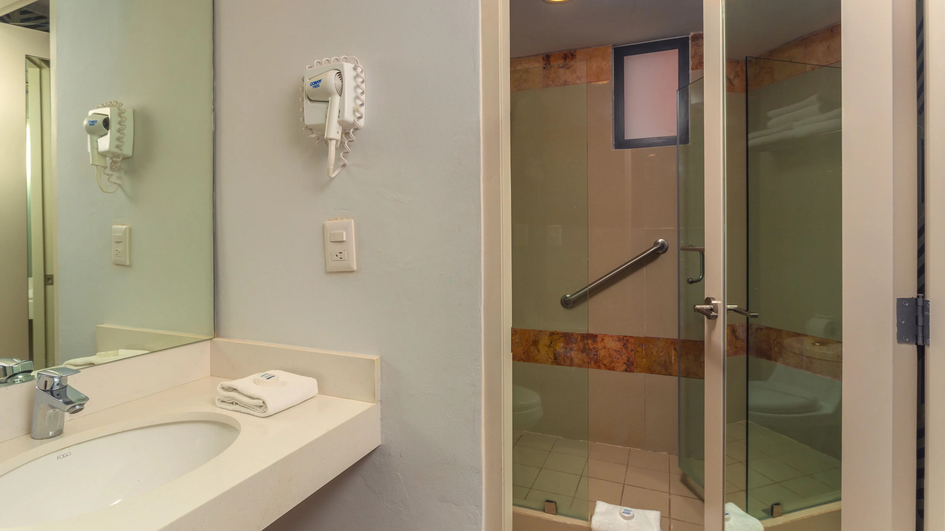 Luna Palace Hotel and Suites