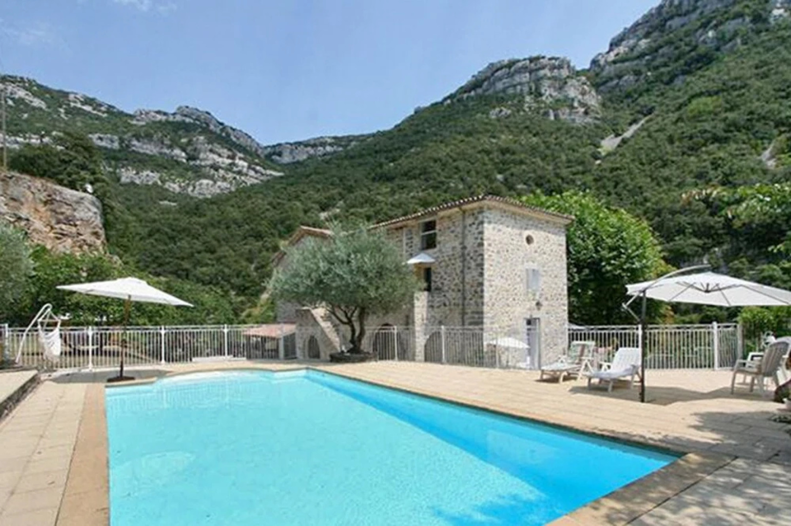House With 5 Bedrooms in Sumène, With Wonderful Mountain View, Private