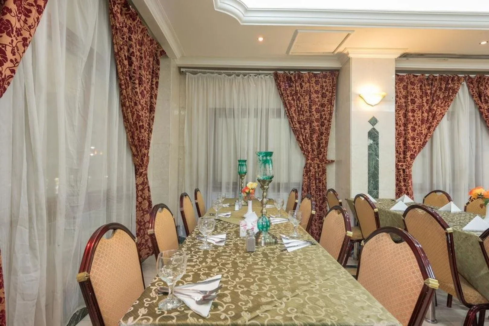Al Mokhtara Golden Hotel