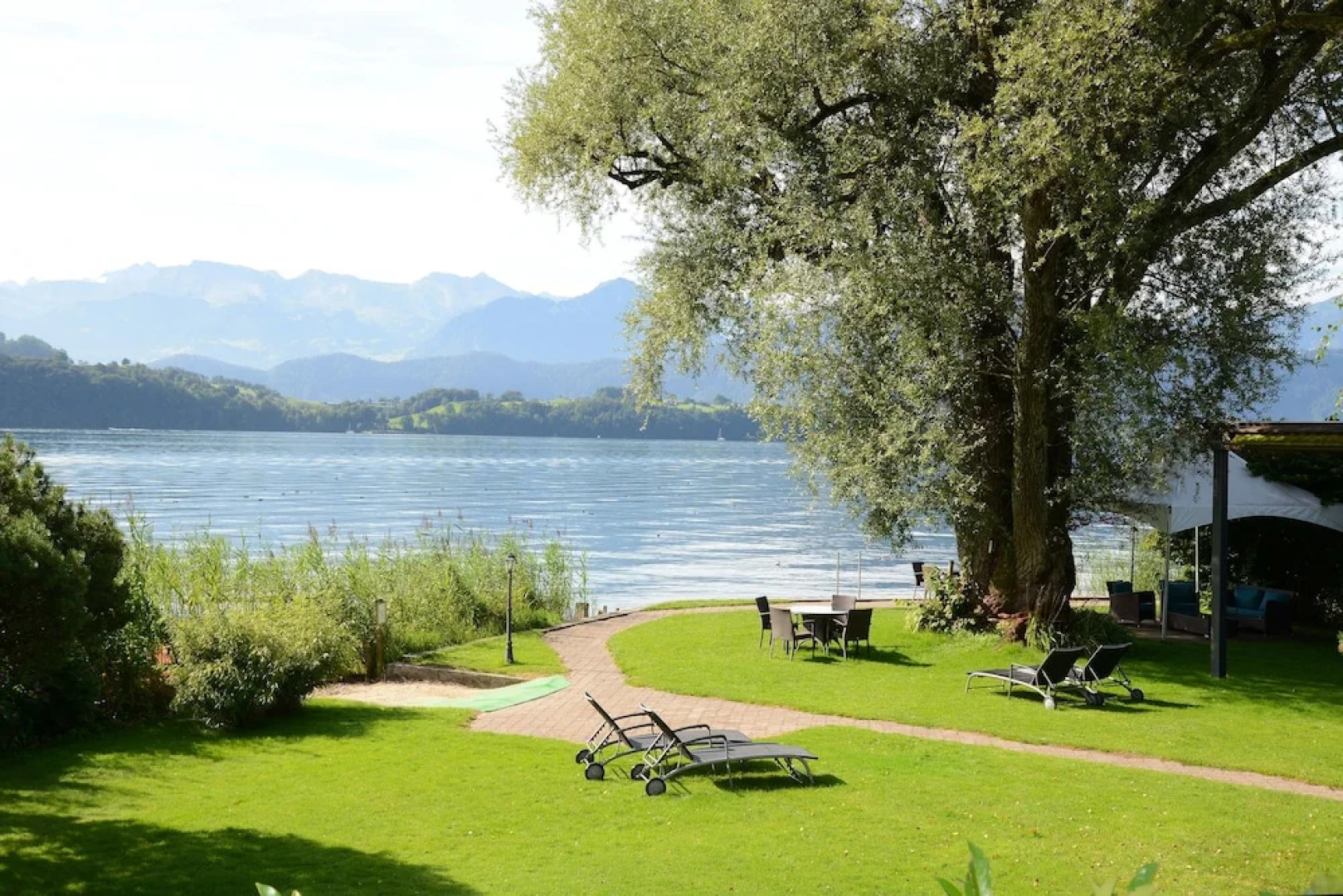 Swiss-Chalet Merlischachen - Historik Chalet-Hotel Lodge