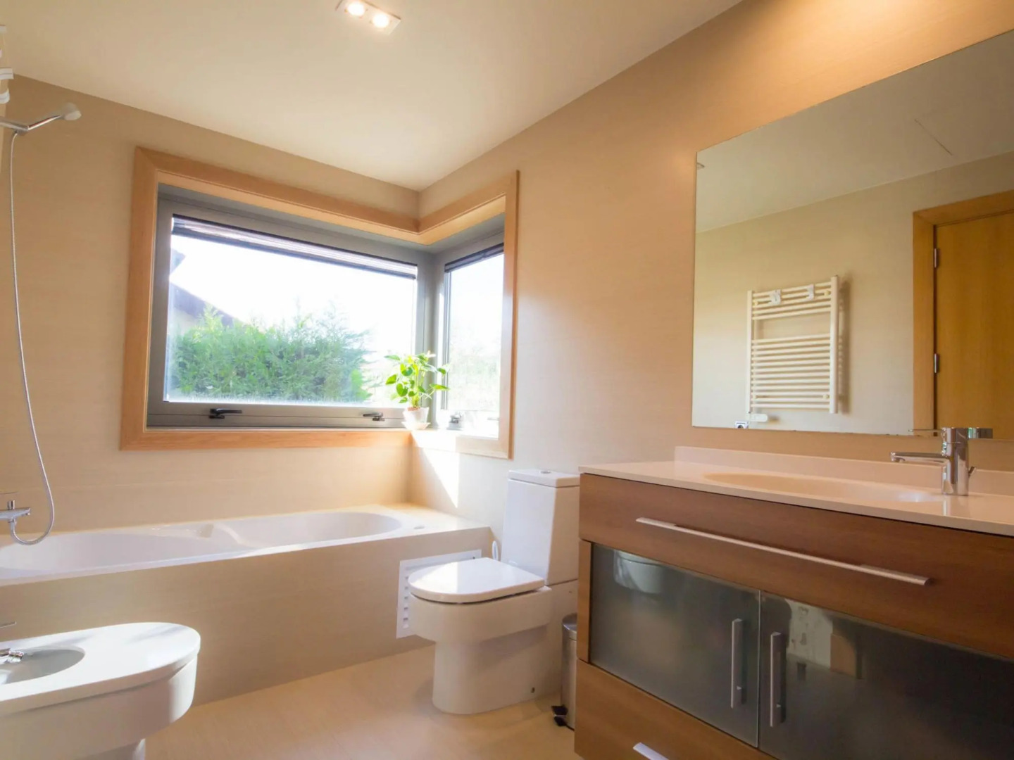 Beautiful Villa With Pool and sea Views and Only 400m From the Beach