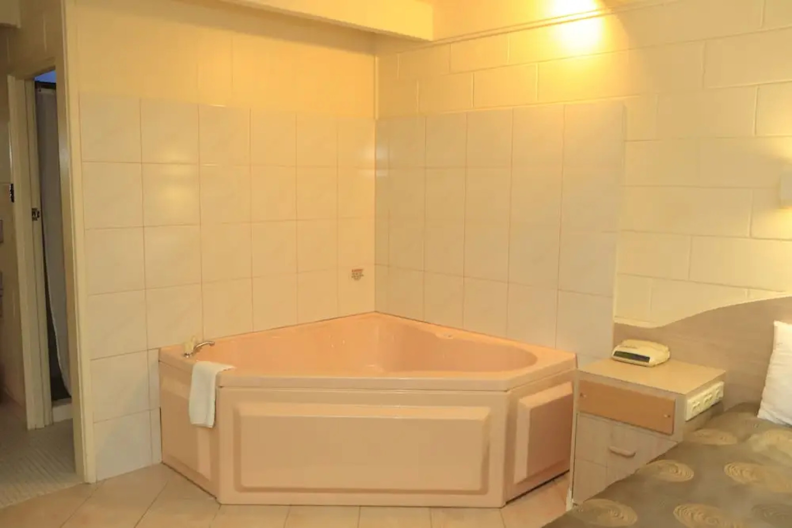 Econo Lodge Absolute Lake Entrance