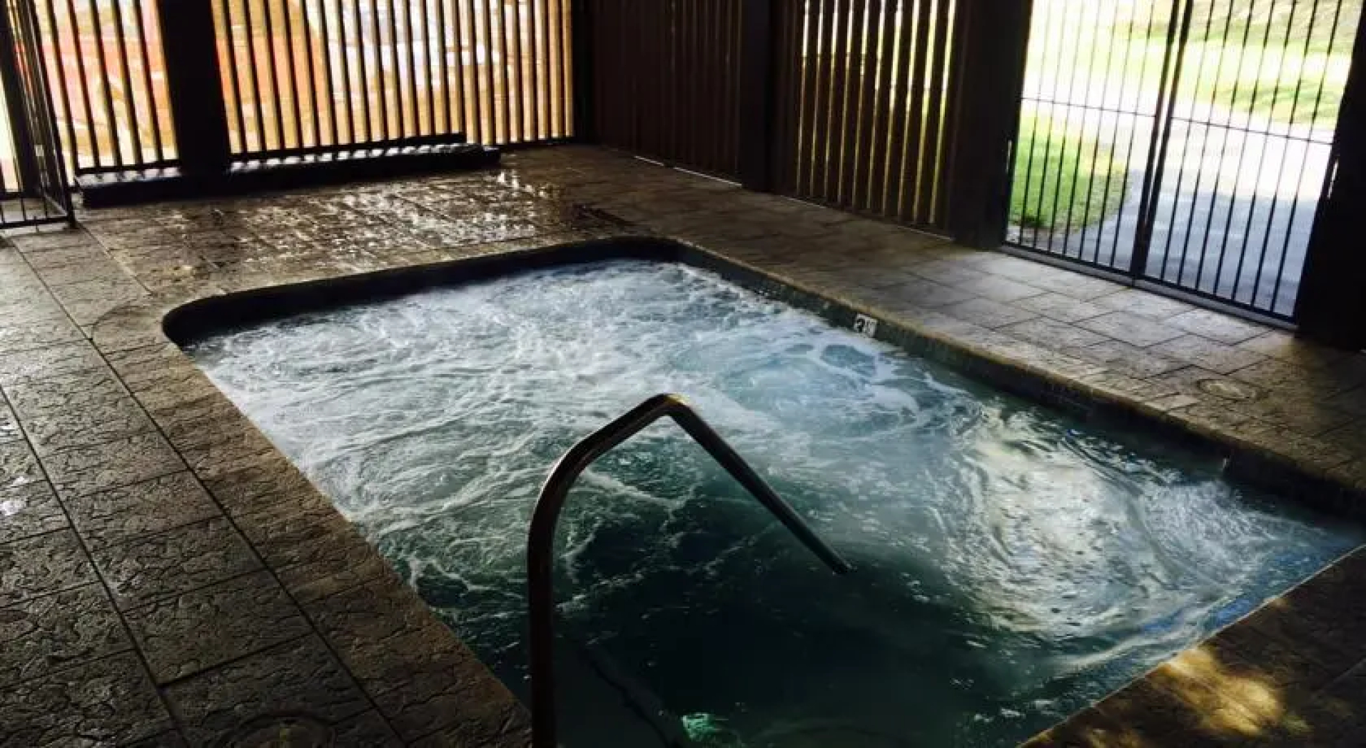 Mammoth Point by 101 Great Escapes