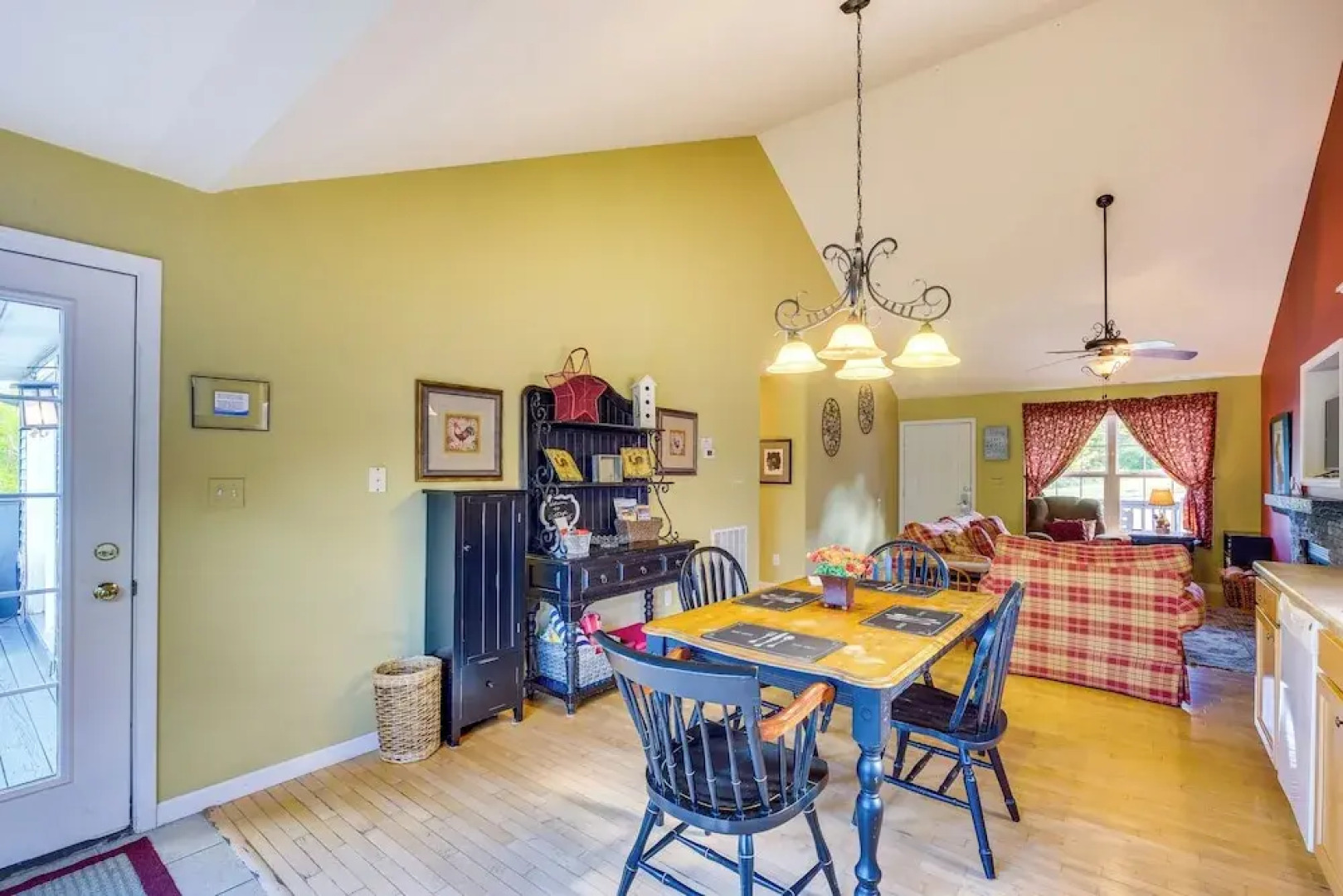 Taylorsville Cottage w/ Hot Tub & Lake Access!