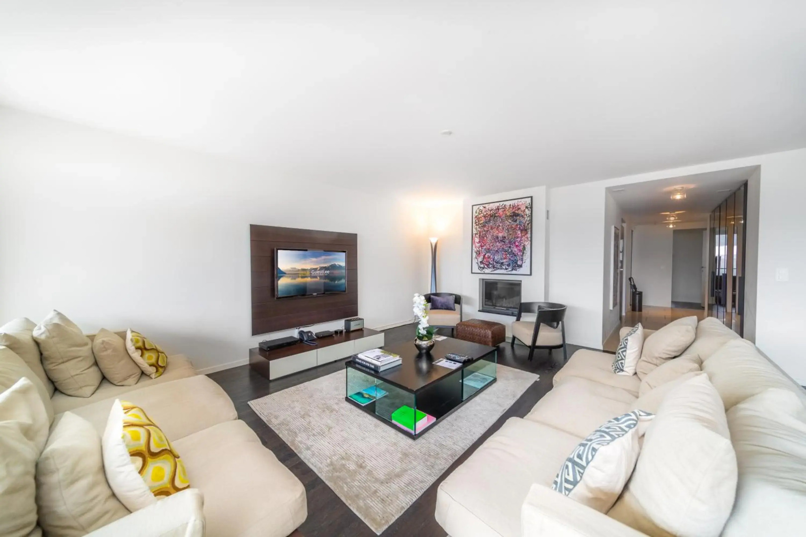 Luxury Apartment Lake View & Center of Montreux by GuestLee