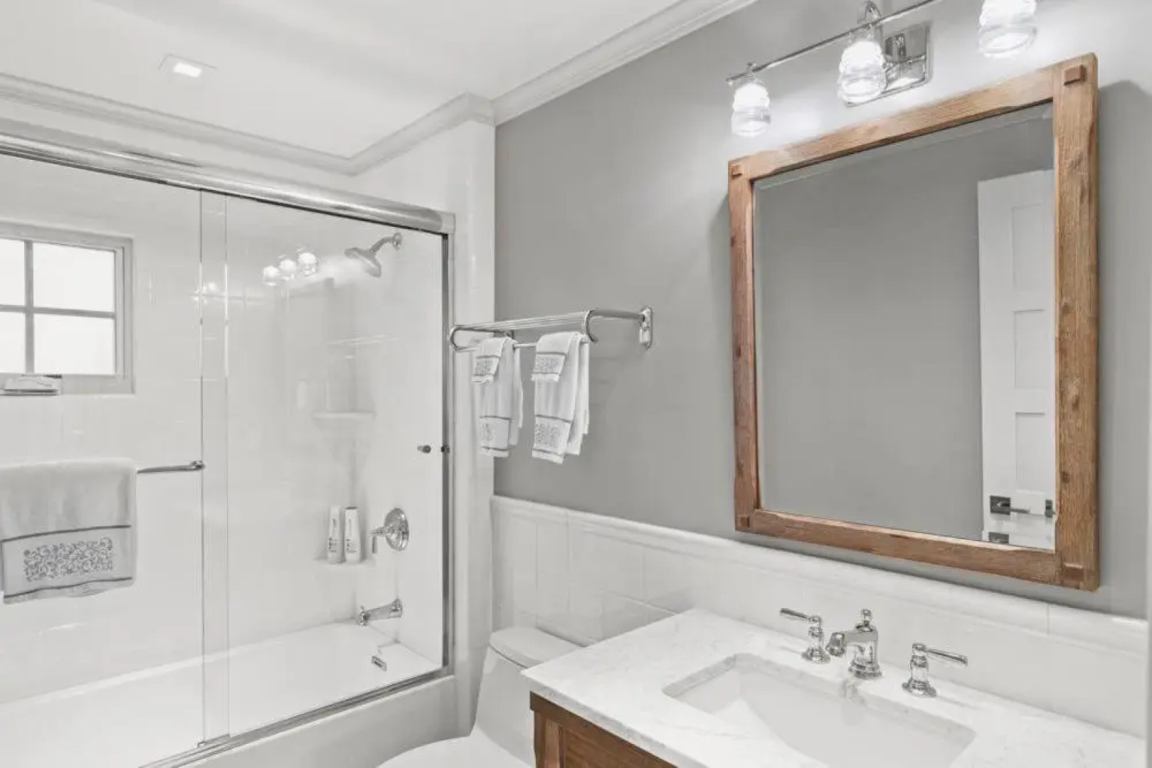 Beautiful Remodeled Home 30 night min