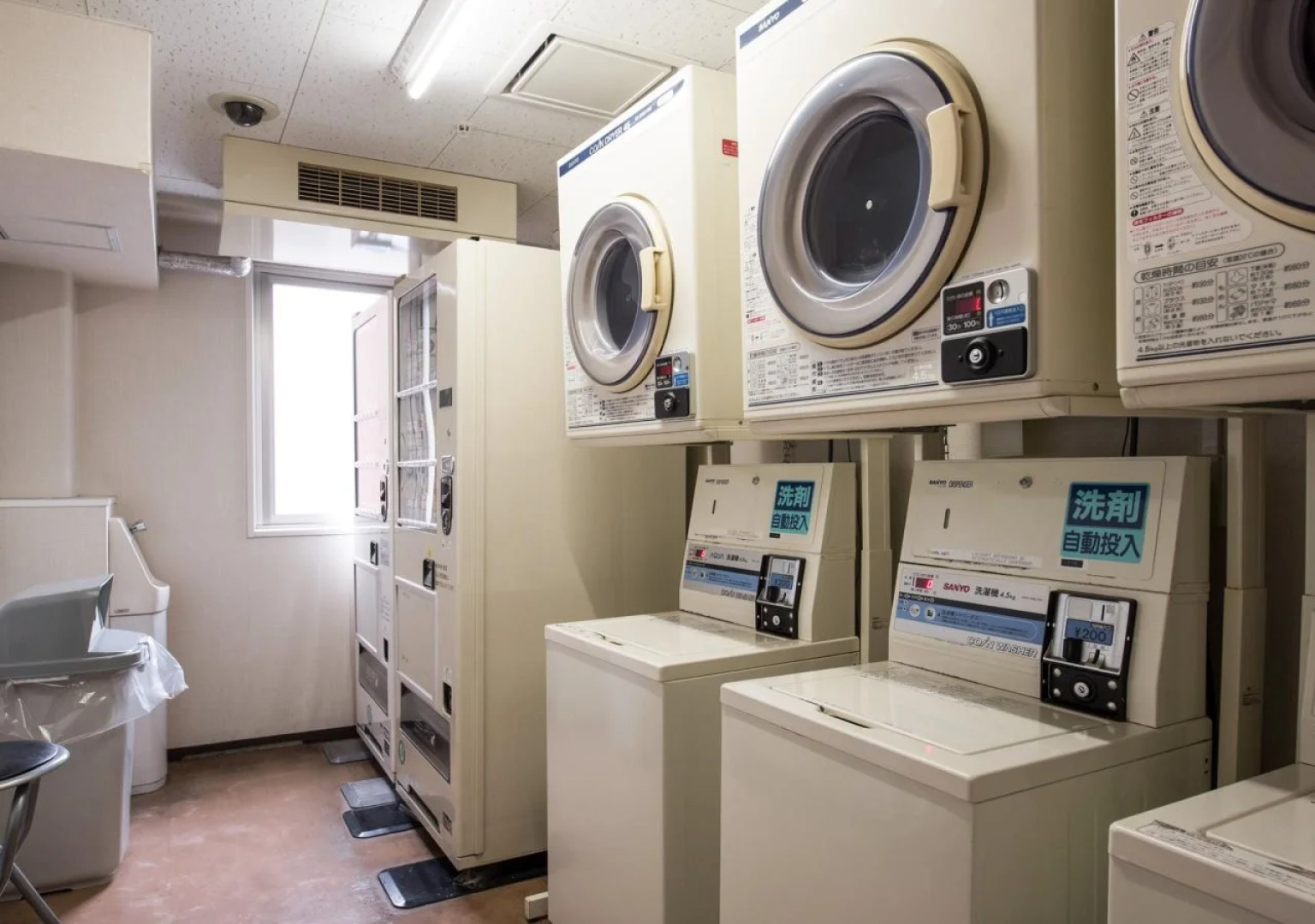 Отель Nishitetsu Inn Shinjuku