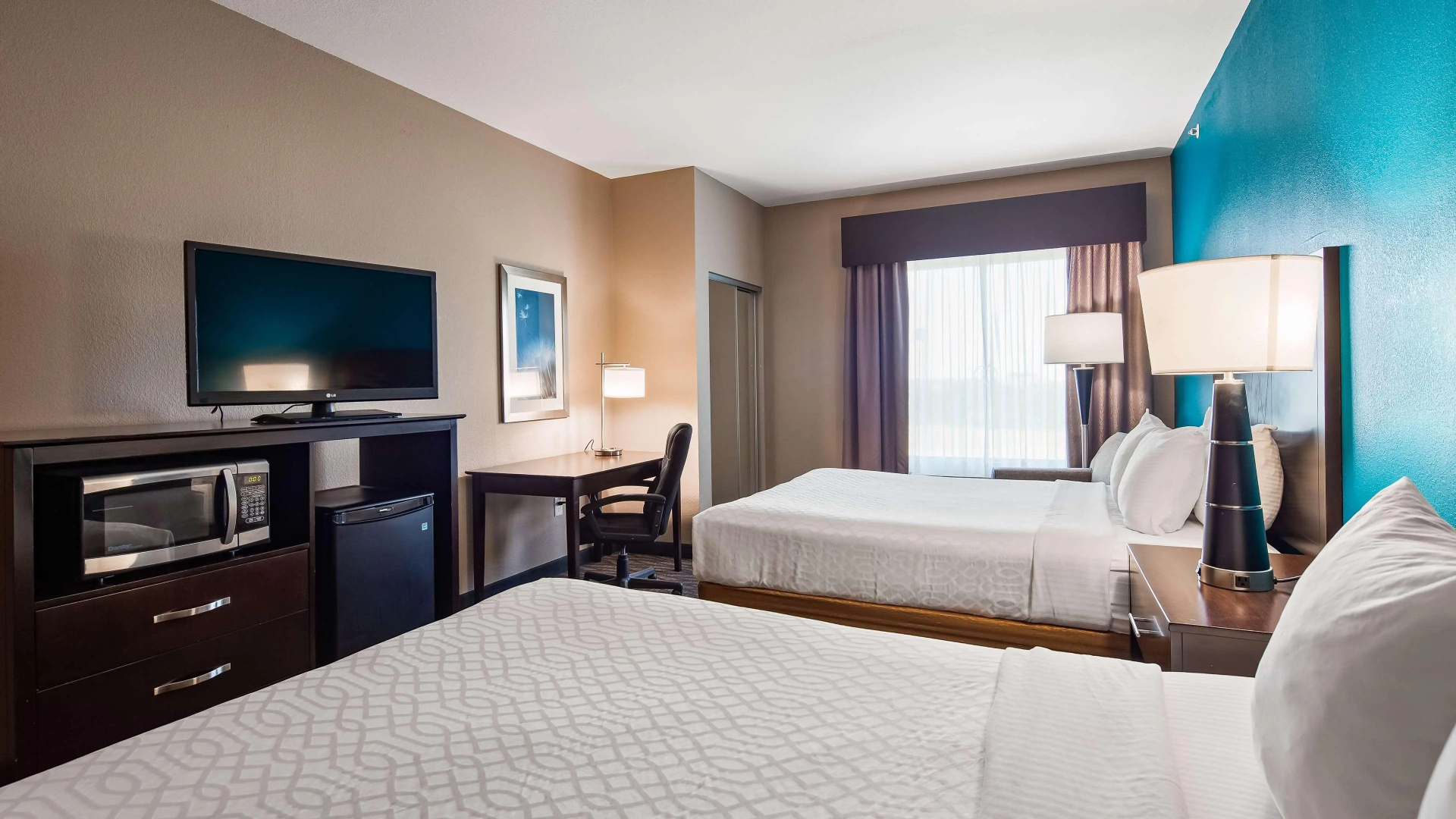 Best Western Plus Hiawatha Hotel