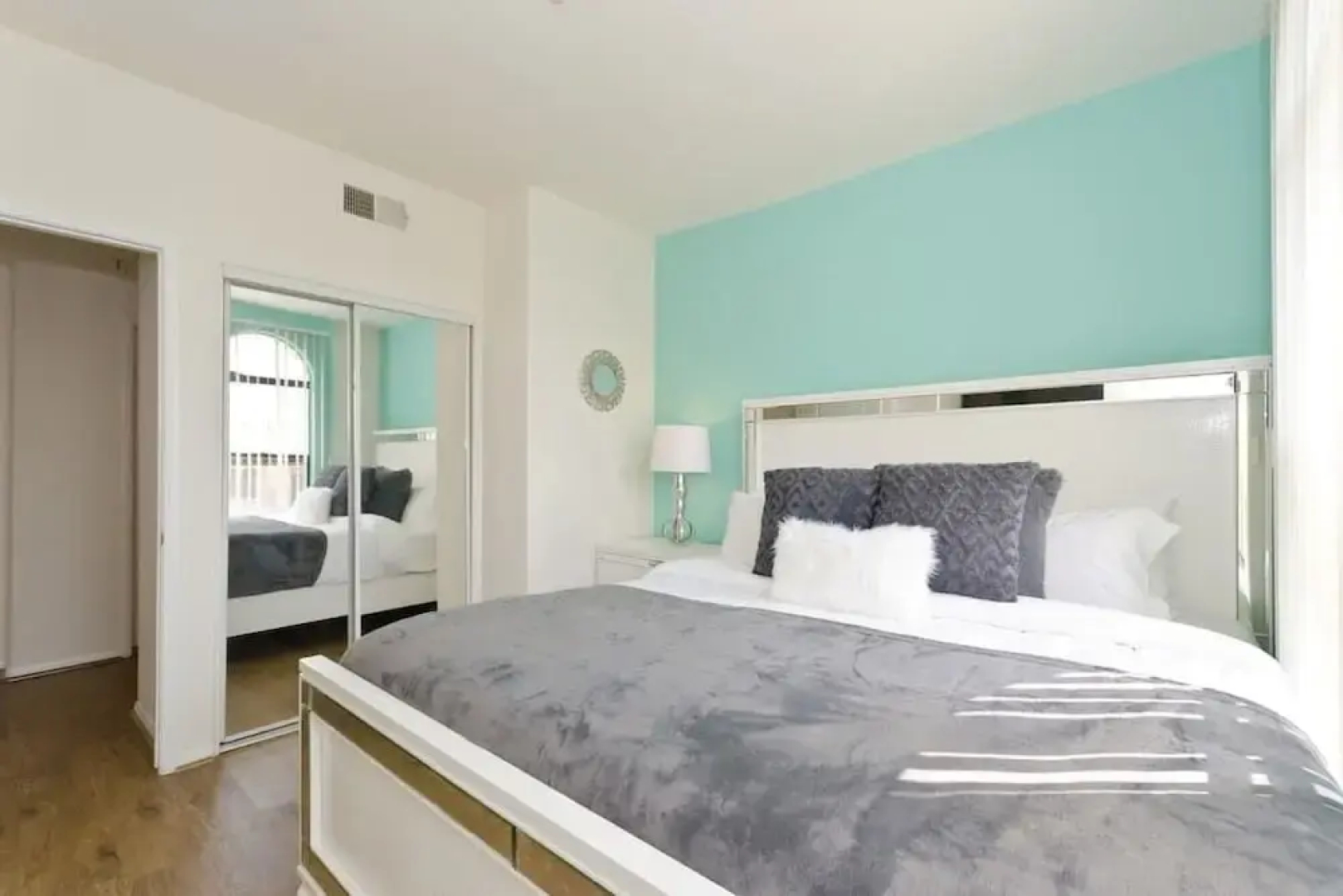 Downtown LA City View Suite