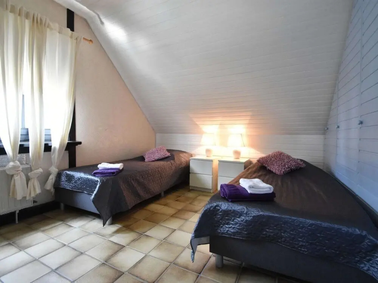 Spacious Mansion With Meadow View in Bruinisse