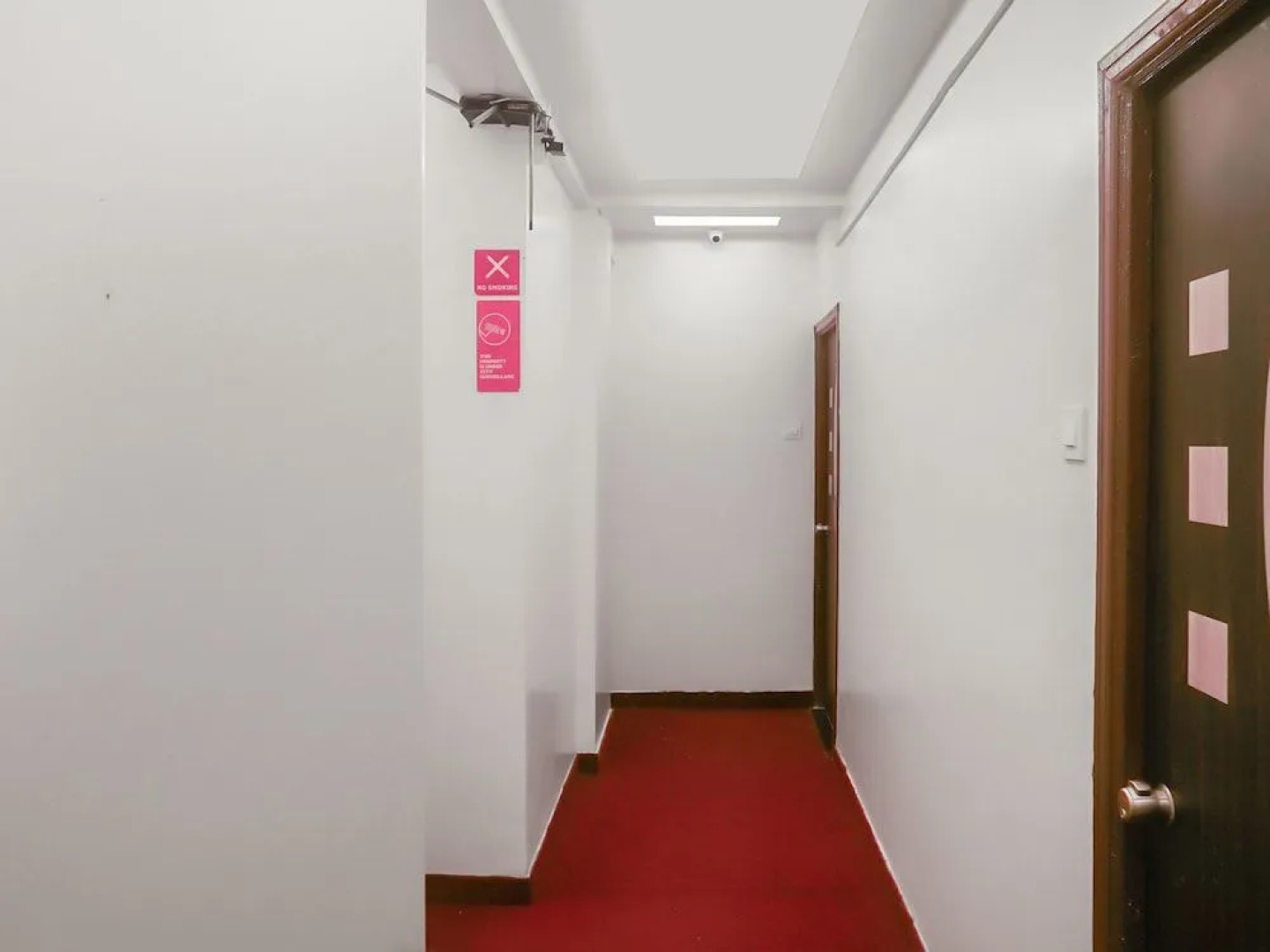 OYO 11551 Hotel Pioneer 2