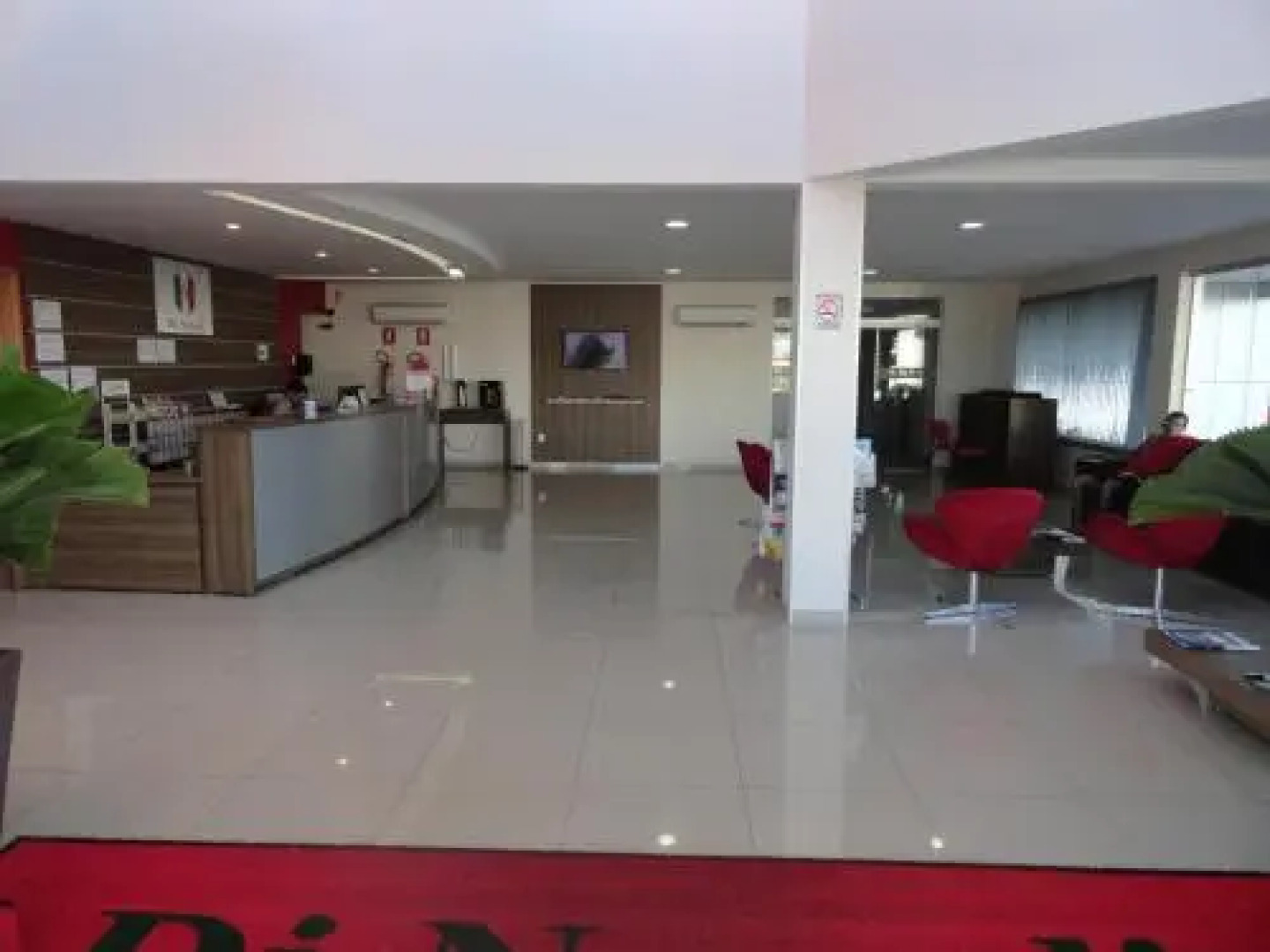 Di Napoli Plaza Hotel