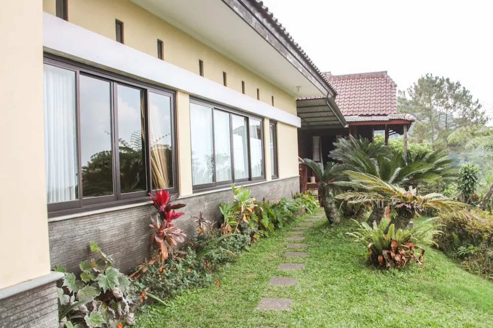 Aldeoz Ciater Cikole Villa Subang