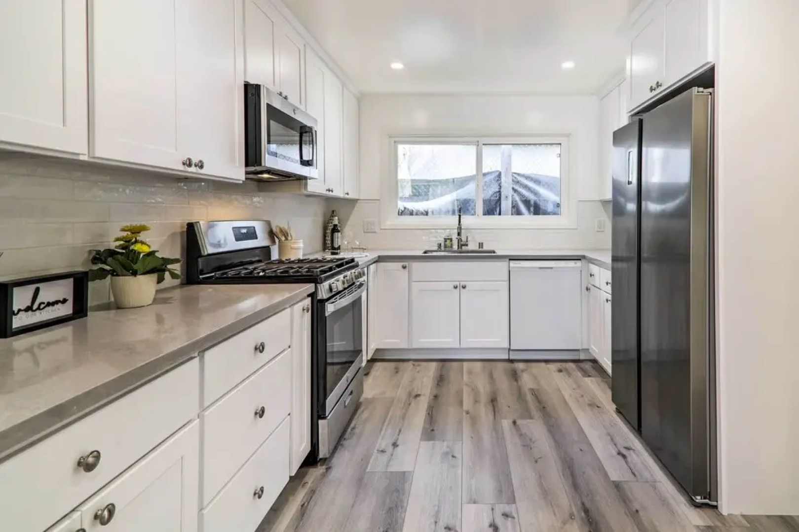 E Palo Alto Home 3 Mi to Stanford University!