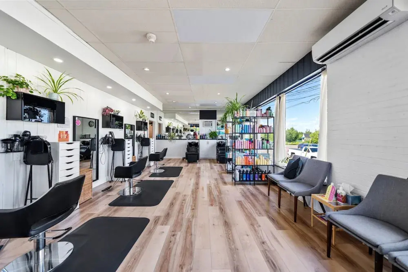 Auberge Shores Inn & Hotel