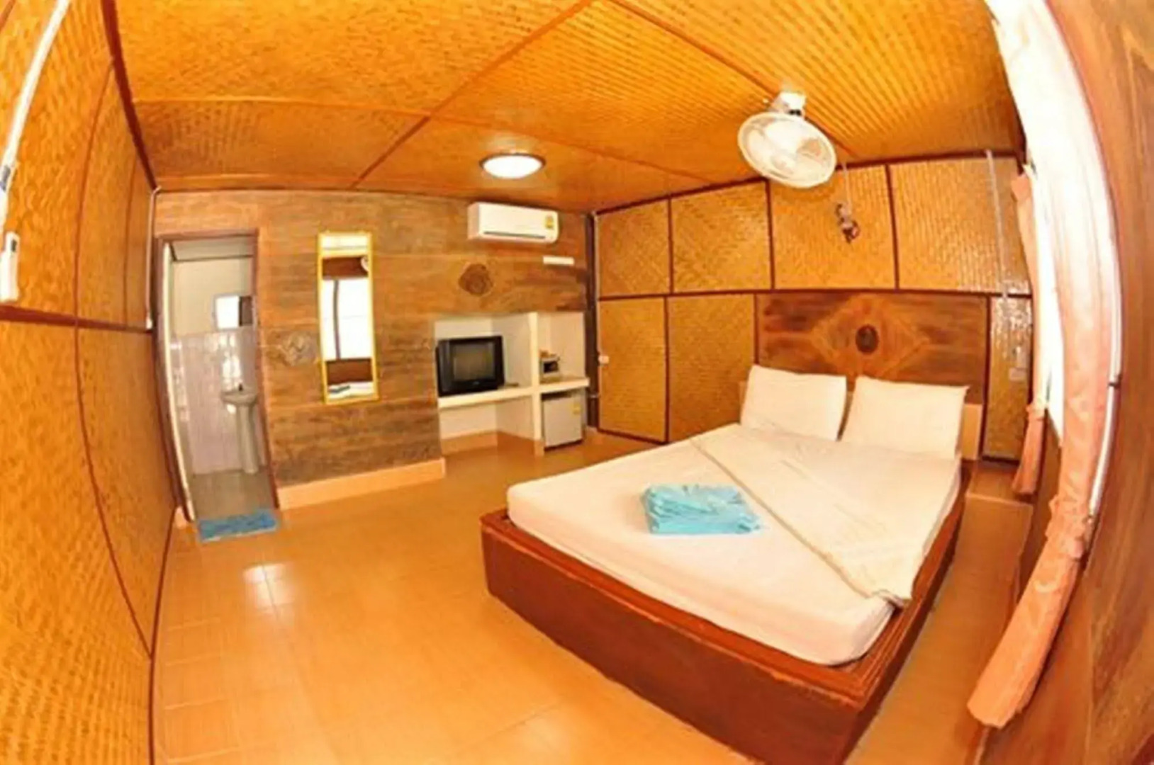 Phi Phi Nice Beach Resort