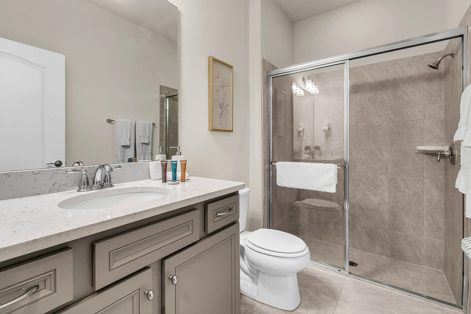 5 Bedrooms / 4.5 Bathrooms / Windsor at Westside (8928 SA), Kissimmee, US